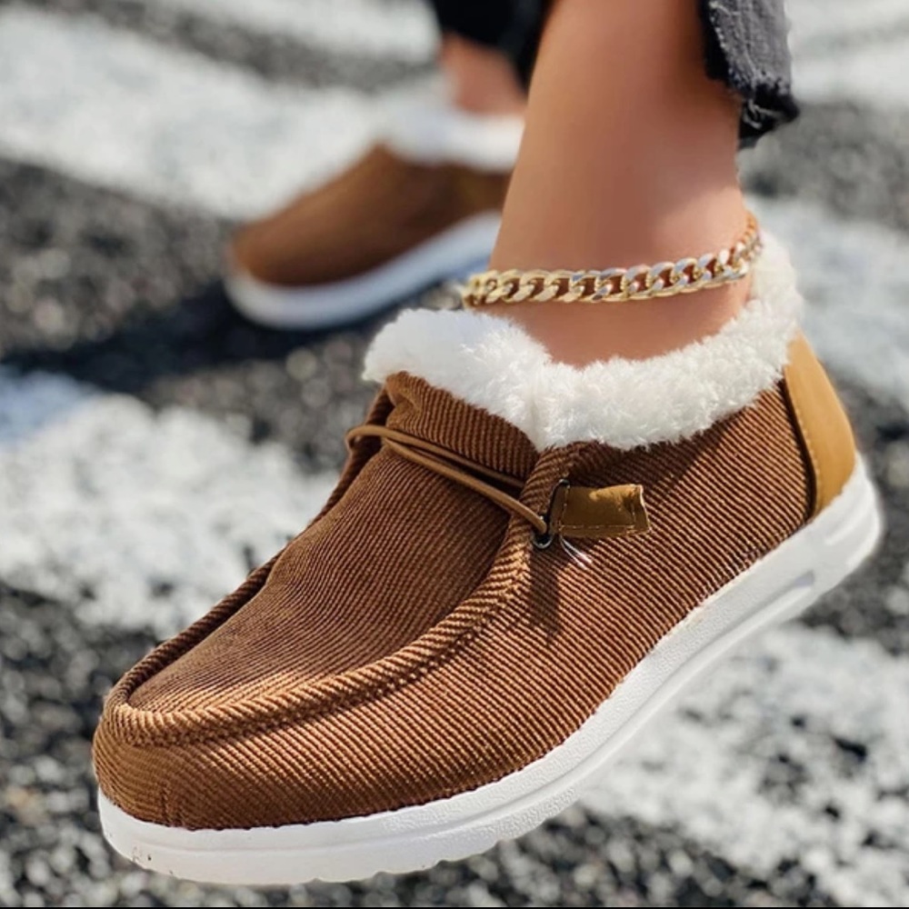 Moccasin shoes
